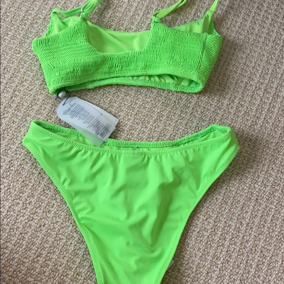 Bikini - Picture 2 of 3